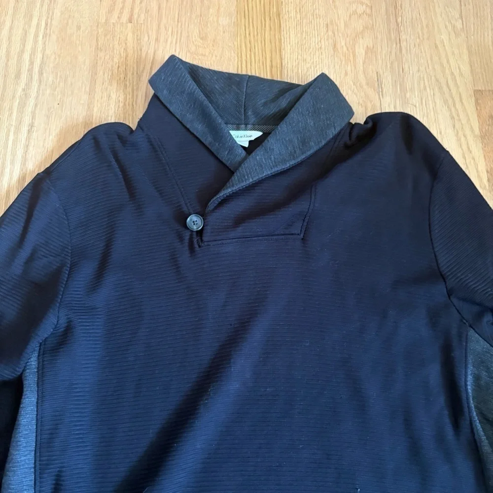 Calvin Klein Men’s Gray Button Collar Pullover Sweater Medium Cowl